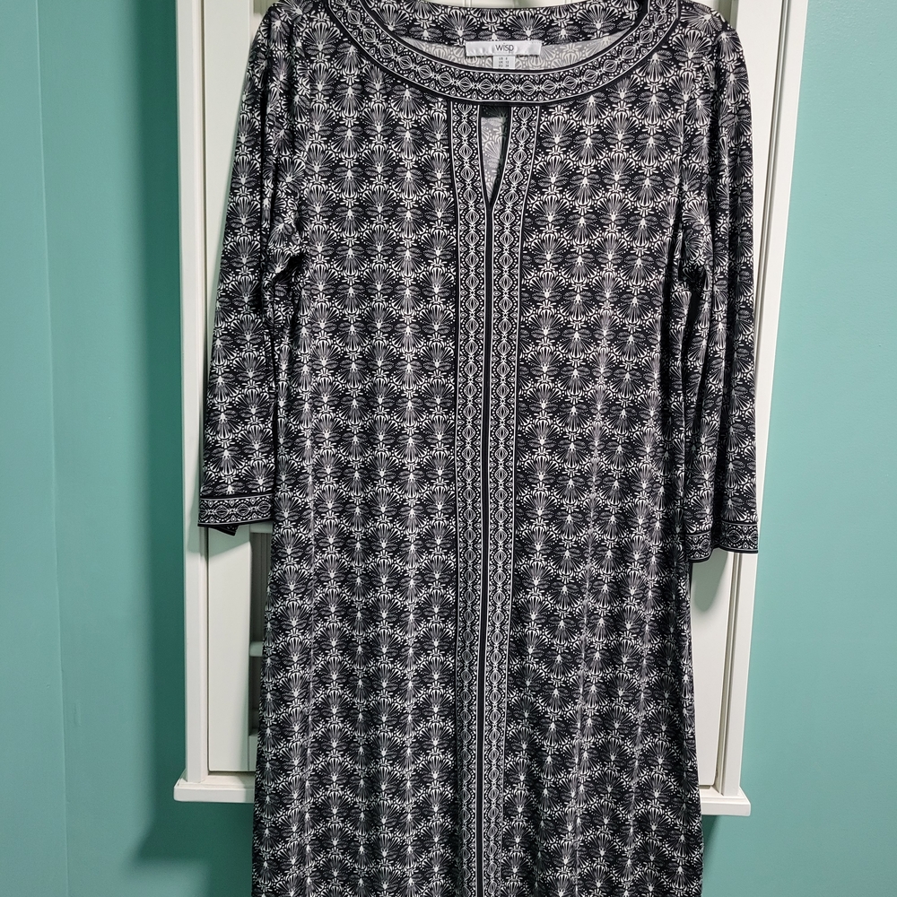 Wisp Black and White Geometric Long Sleeve Dress.  Size 8 NWOT